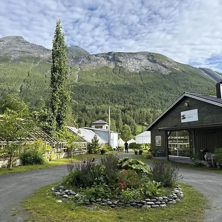 Semesterbostad Glamping - Telt 4 Vakker Glampingplass Med Landlig - Midt I Ren Og Gronn *